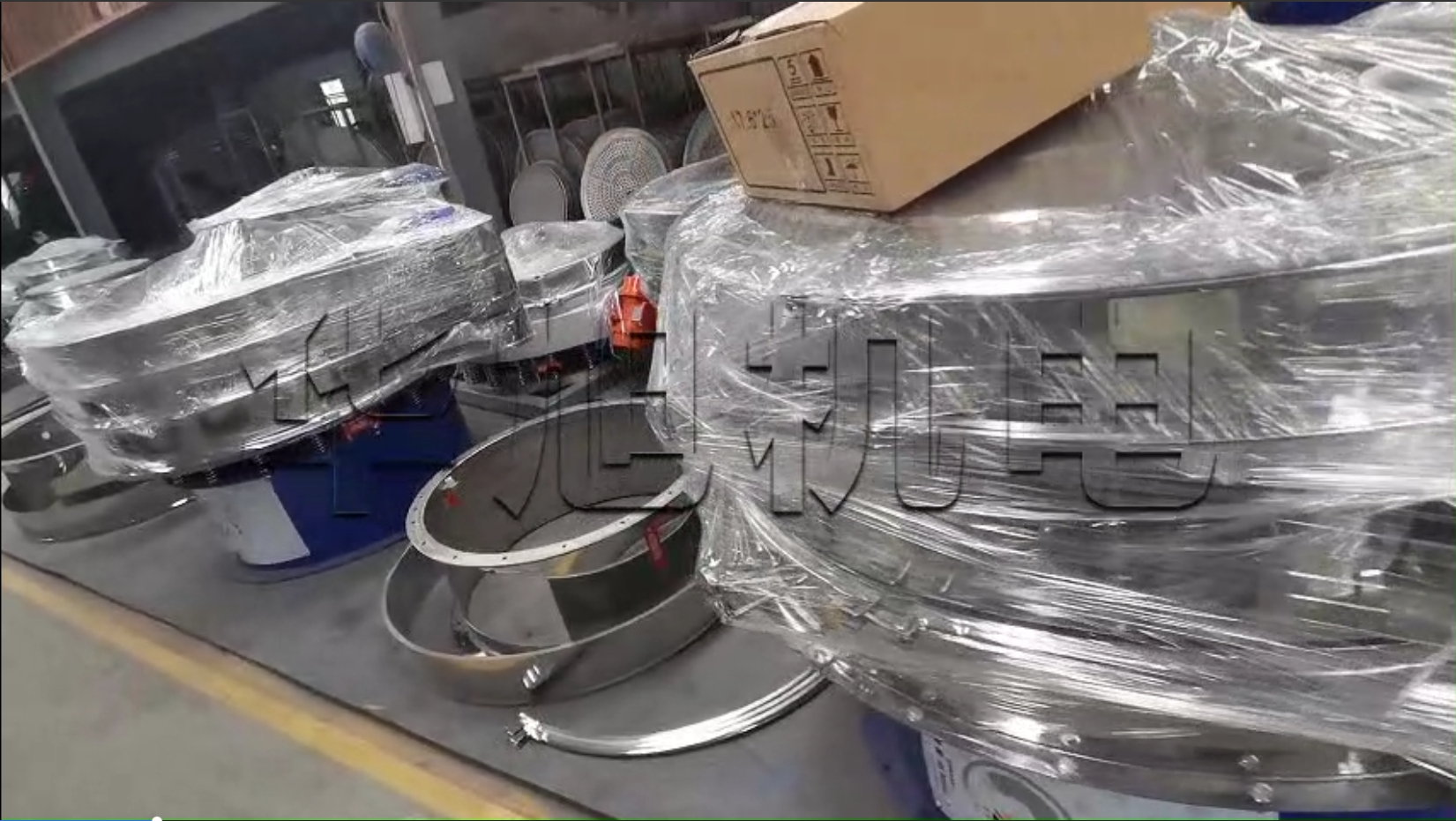 旋振篩車間發(fā)貨前實(shí)拍